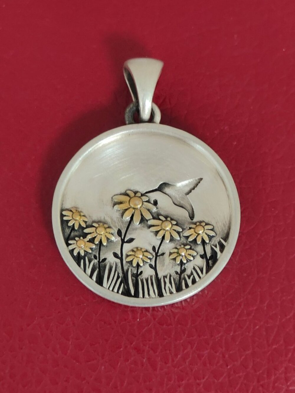 Hummingbird Daisy Flower Round Pendant Handmade Nature Charm 925 Sterling Silver